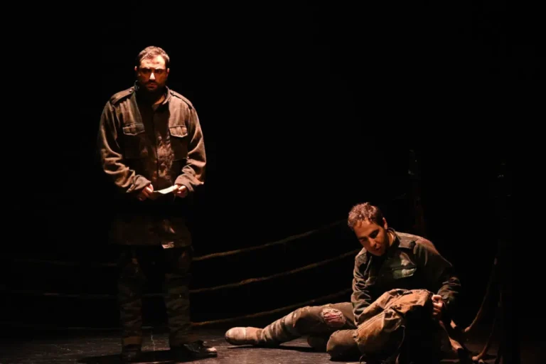 Tiyatro ve Dayanışma: Ödüllü ‘İnziva’ Gelirini Kooperatife Bağışlıyor